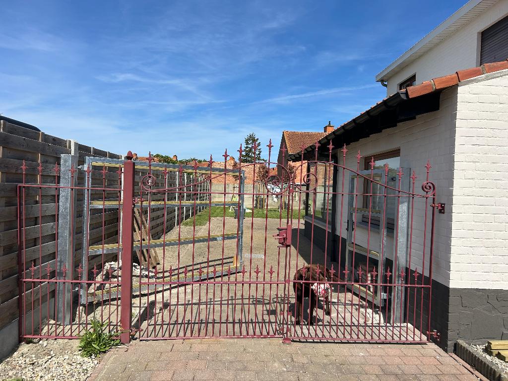 Poort in ijzerwerk +- 4m, Ophalen, Met poort, Gebruikt, Sierhekwerk