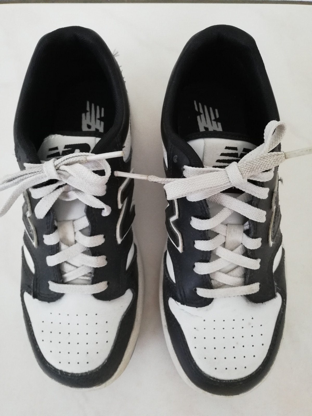 Sneakers New Balance NB noires blanches pointure 35, Enfants & Bébés, Garçon ou Fille, Enlèvement ou Envoi, Comme neuf, New Balance