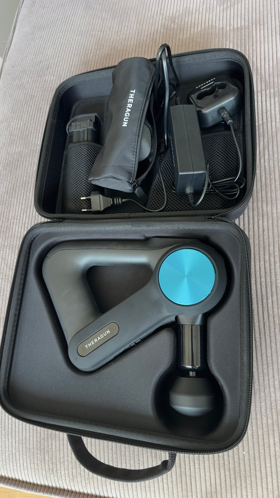 Theragun pro gen 4, zo goed als nieuw! Massagegun, Sport en Fitness, Massageproducten, Ophalen, Zo goed als nieuw