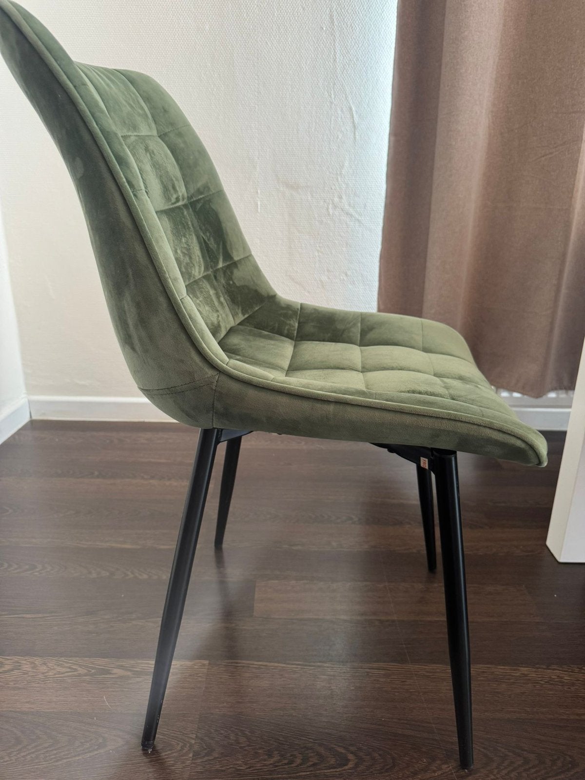 Set van 2 groene fluwelen stoelen - Nieuw - Moderne stijl, Ophalen, Zwart, Zo goed als nieuw, Metaal