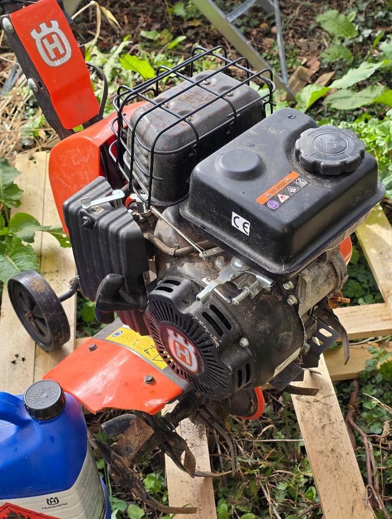 A Vendre petit motoculteur  Husqvarna  TF 120 presque neuf, Bricolage & Construction, Outillage | Fraiseuses, Comme neuf, Essence