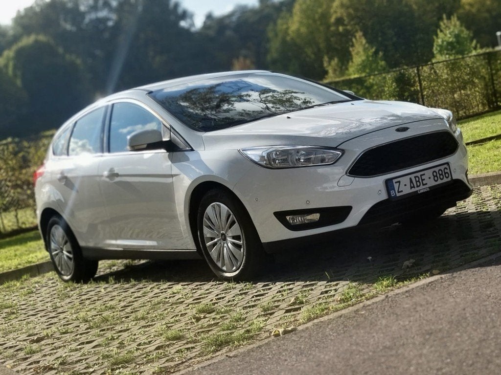 FORD FOCUS 2018 BENZINE / GARANTIE / KEURING VOOR VERKOOP, Auto's, Stof, Wit, https://public.car-pass.be/vhr/512b1121-c58a-47c4-a7a6-1303e27eb0c6