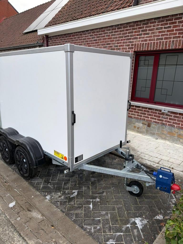 Aanhangwagen, Ophalen, Zo goed als nieuw