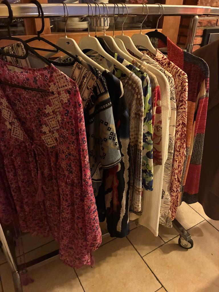 Lot de tee shirt et chemisier (L ou 42), Vêtements | Femmes, Packs de vêtements pour femmes, Enlèvement, Comme neuf