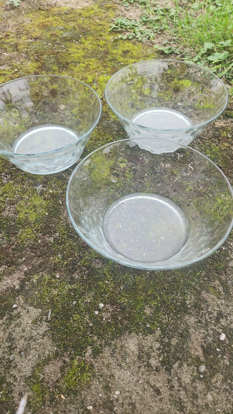 3 glazen kommen, Ophalen