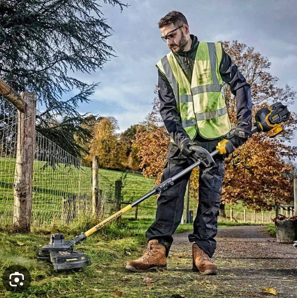 DEBROUSAILLEUSE DEWALT 54V FLEXVOLT AVEC BATTERIE 9AH, DeWalt, 30 à 50 cm, Enlèvement, Utilisé