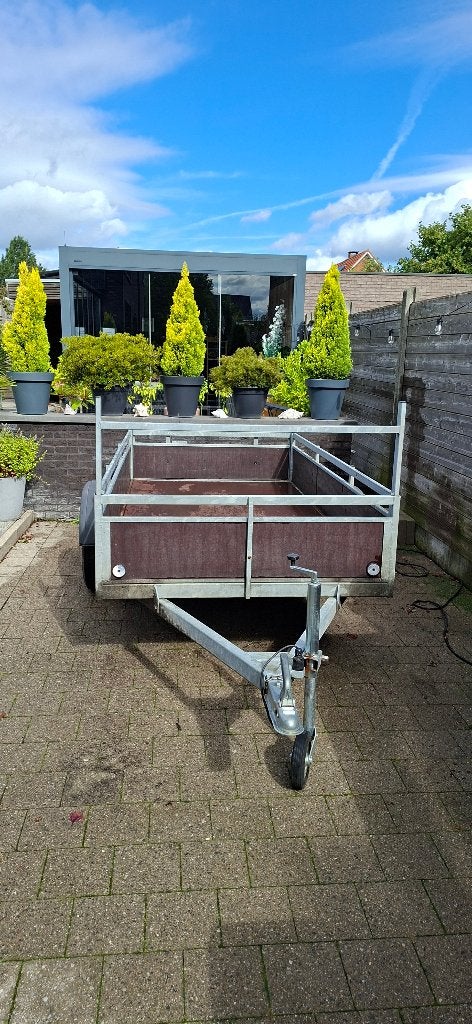 Aanhangwagen, Enlèvement, Utilisé