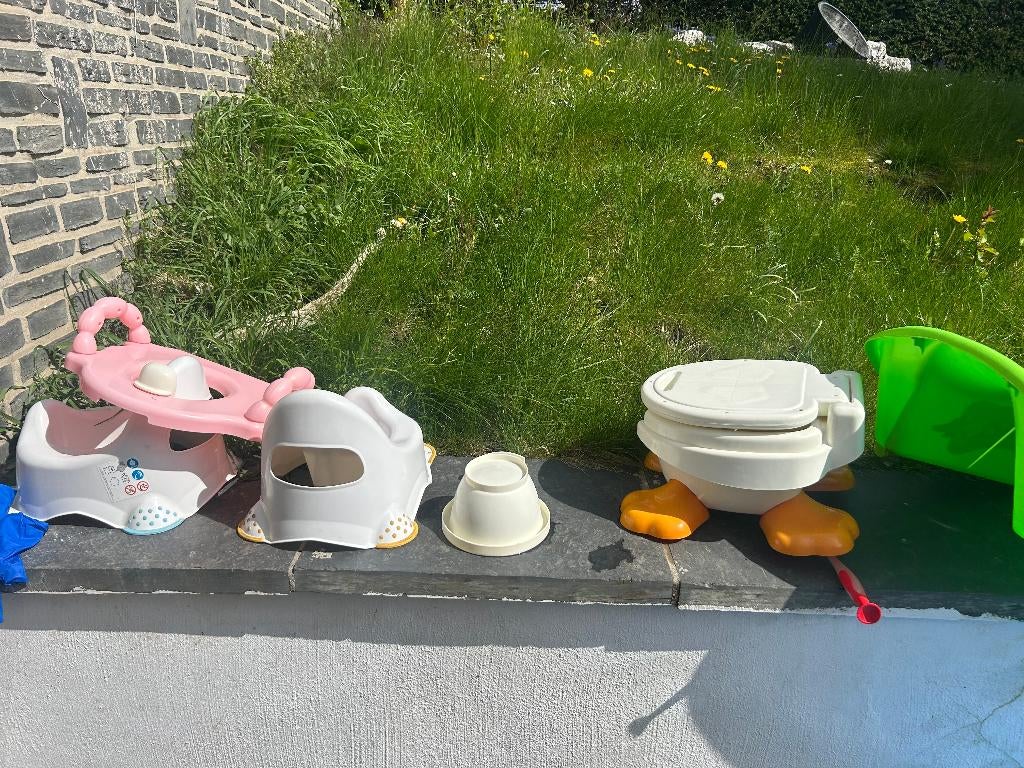Lot toilette enfant (pot), Enlèvement, Utilisé, Autres types, Autres marques