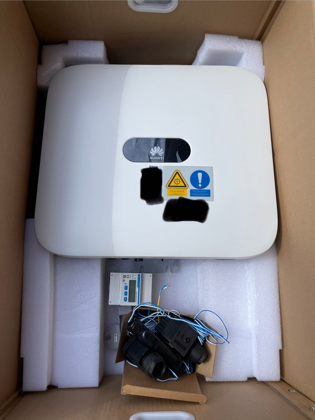 Onduleur hybride Huawei SUN2000-6KTL-M1 presque neuf - 6KW, Bricolage & Construction, Panneaux solaires & Accessoires, Enlèvement