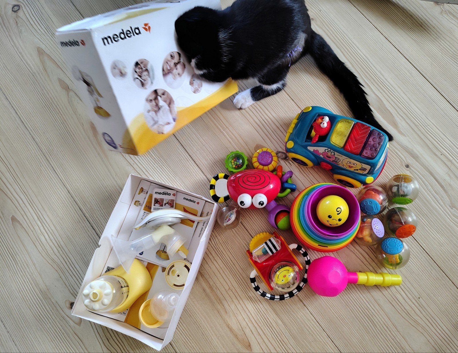 Gratis retro babyspeelgoed & Medela borstkolf (handmatig), Ophalen of Verzenden, Gebruikt
