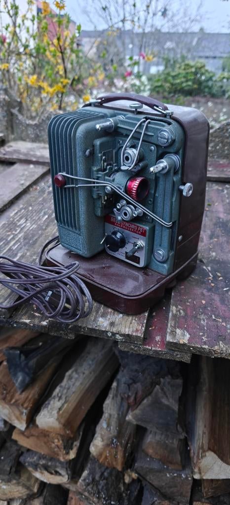 Ancien Projecteur Bell & Howell Monterey Design 253 R 8MM, Collections, Enlèvement, Projecteur