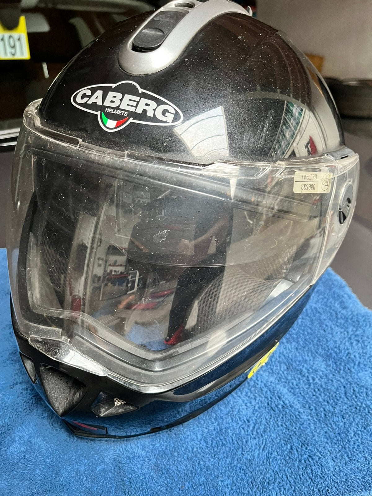 Motohelmen caberg, Motoren, Ophalen