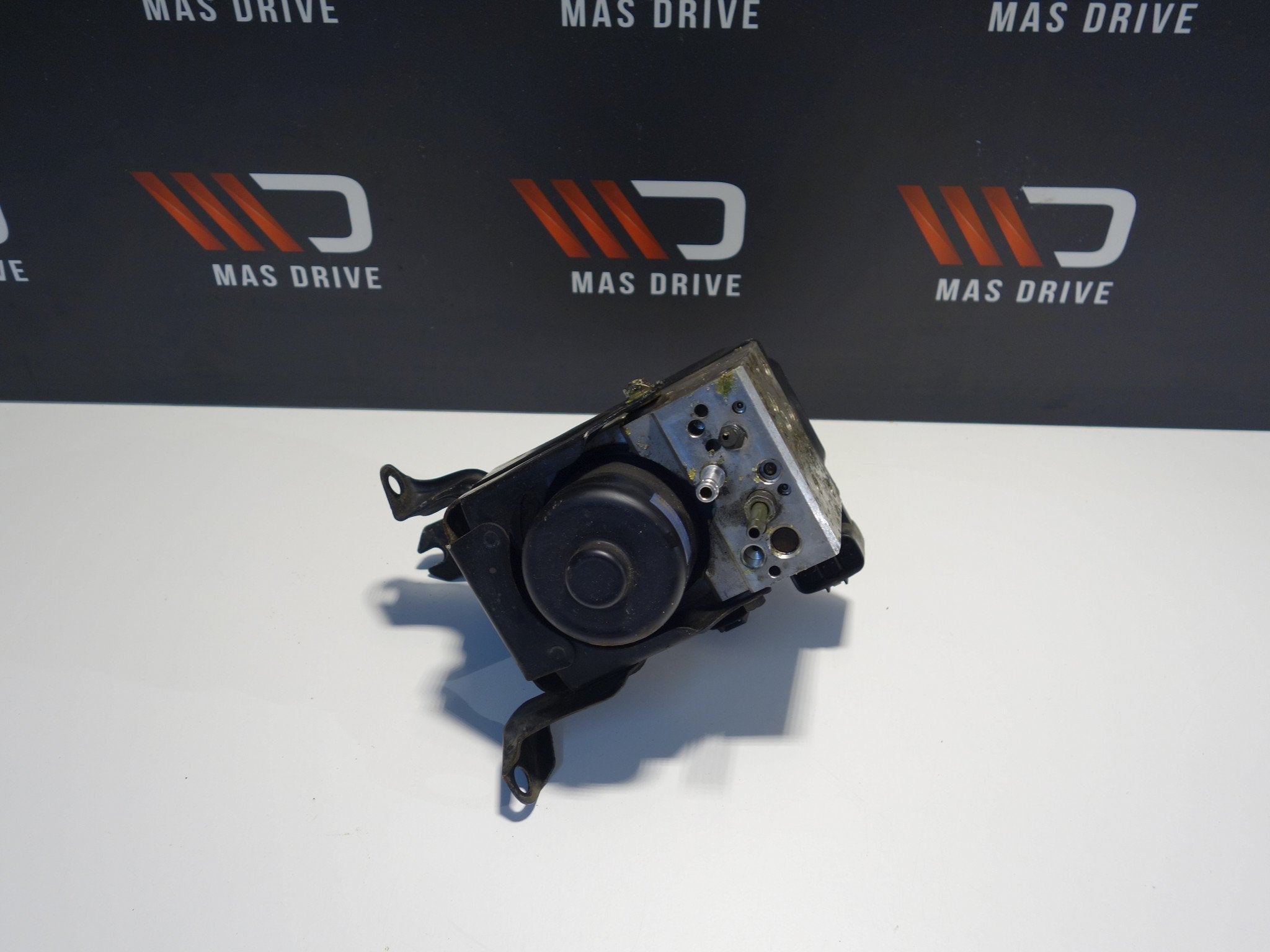 Lexus is200 abs pomp, Utilisé