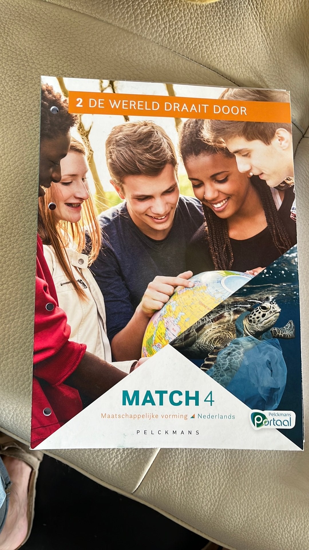 Match 4 boek 2 De wereld draait door, Ophalen of Verzenden, Zo goed als nieuw, Maatschappijleer
