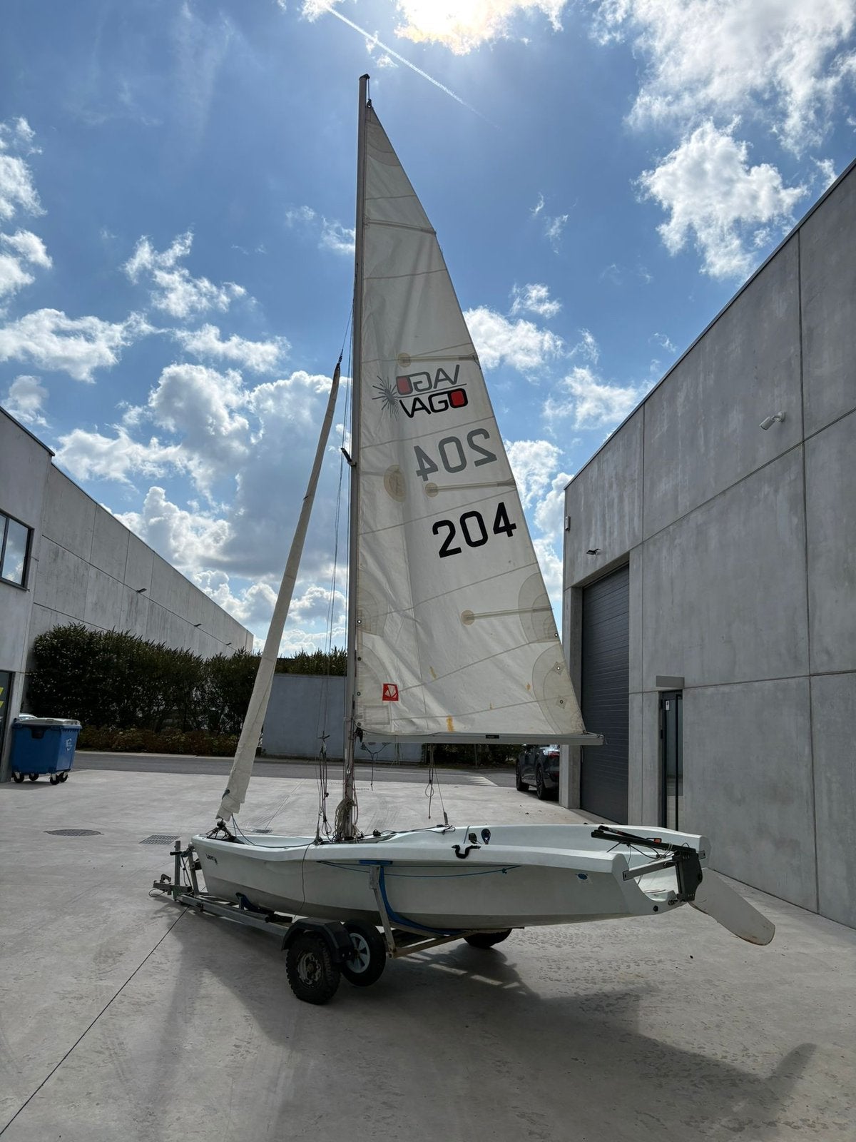 laser vago 204 + remorque + voile supplémentaire, Sports nautiques & Bateaux, Polyéthylène, Foc, Laser, Comme neuf