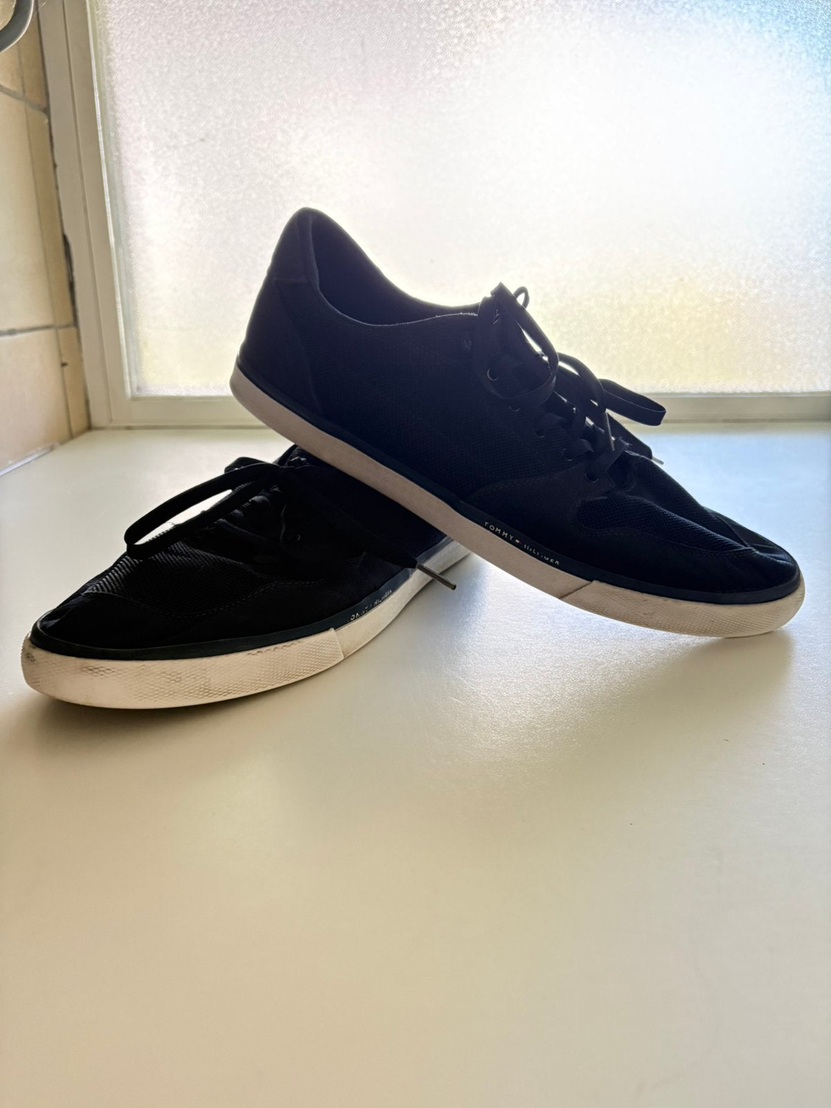 Baskets Homme Tommy Hilfiger – Noir – Taille 46, Enlèvement ou Envoi, Comme neuf, Noir, Baskets