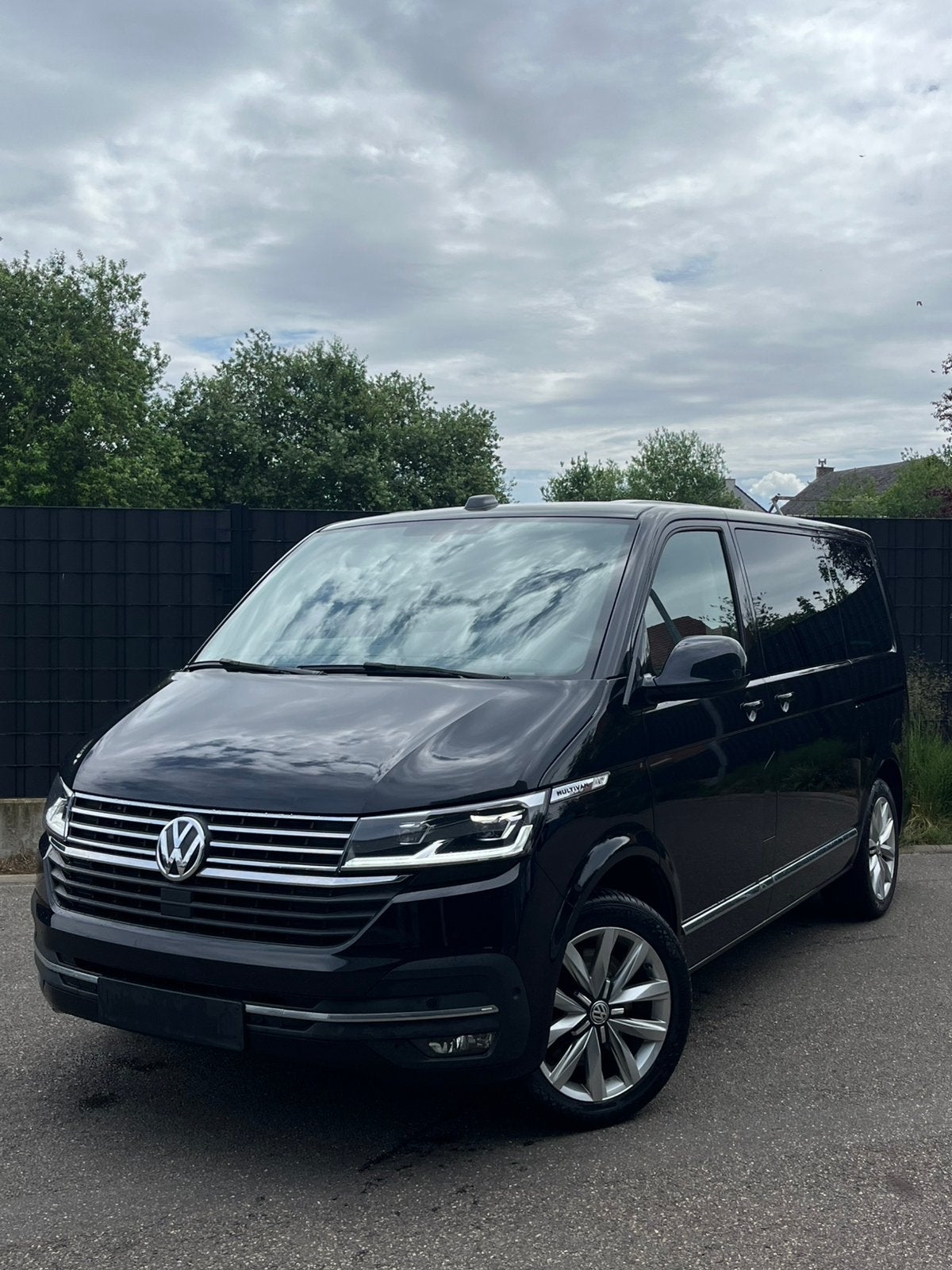 VW Multivan 2.0 Tdi DSG Highline 7plaatsen trekhaak, Auto's, Volkswagen, Monovolume, Parkeersensor, 2500 kg, Diesel