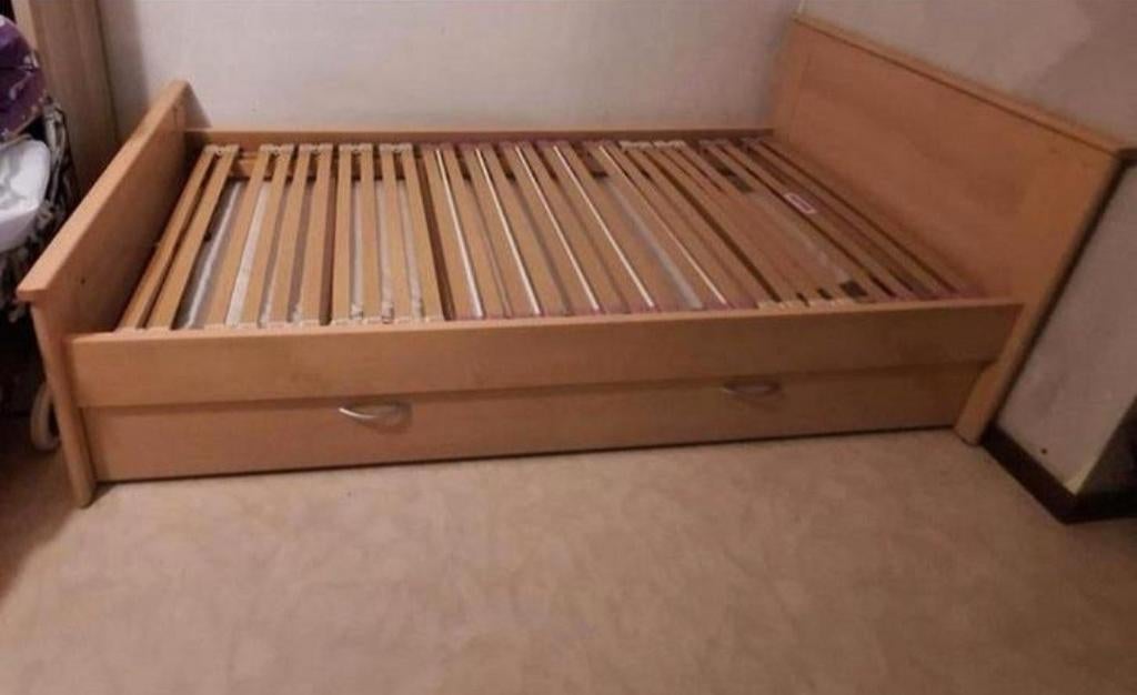 Bed met lade, Enlèvement