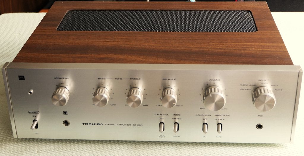 Toshiba SB-300  versterker, Audio, Tv en Foto, Versterkers en Ontvangers, Ophalen of Verzenden, Zo goed als nieuw, Stereo