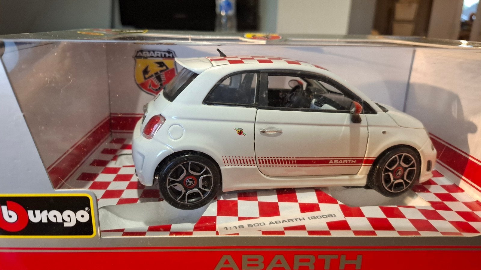 voiture miniature 1 18, Enlèvement ou Envoi, Voiture