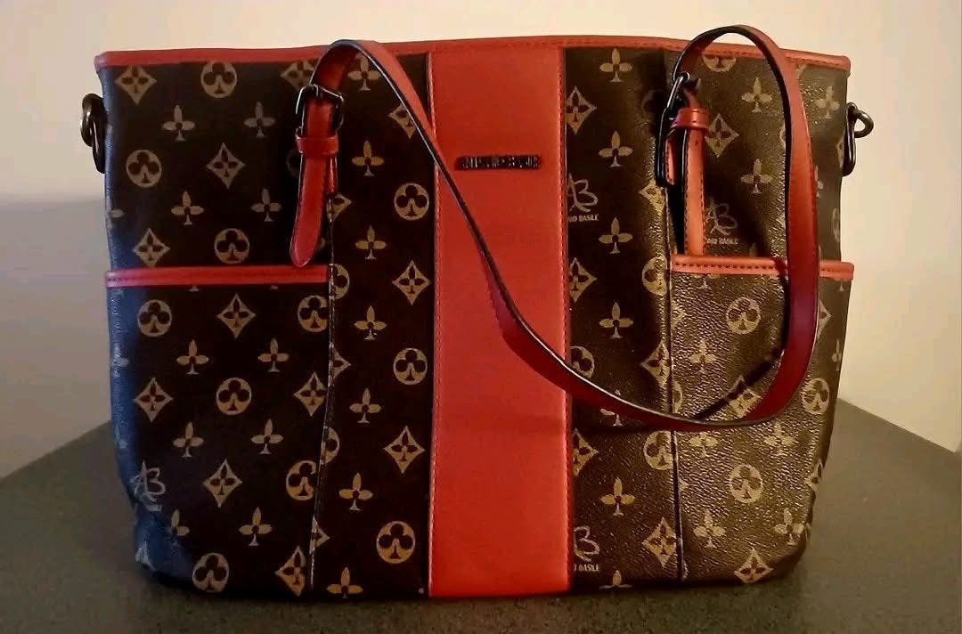 Nieuwe ruime handtas, Handtassen en Accessoires, Ophalen of Verzenden, Rood, Handtas