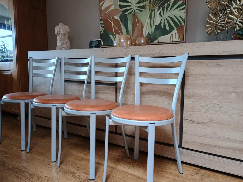 Chaises de salle à manger. (4), Enlèvement