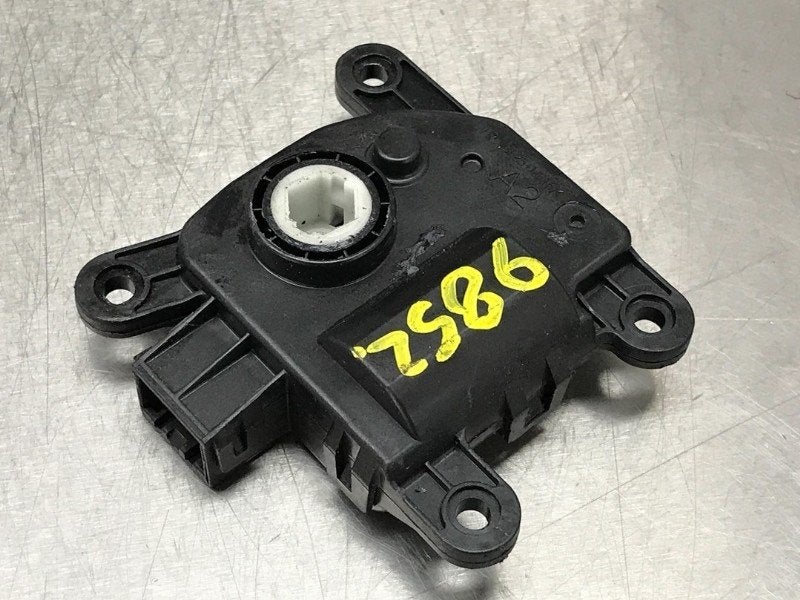 ACTIONNEUR MOTEUR VOLET CHAUFFAGE Hyundai i40 CW (VFC), Dhr. M. Roggen, Stadsweg 37 37
9917 PV  WIRDUM GR., NL, Hyundai, Utilisé