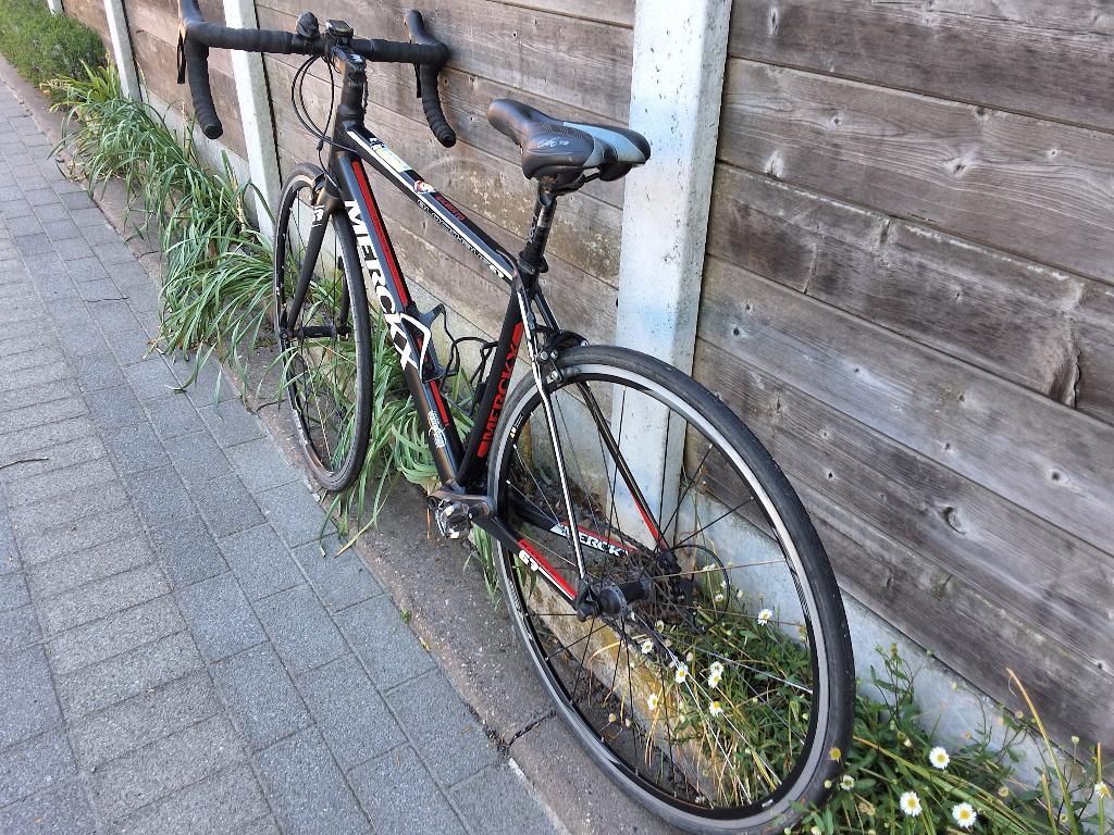 Koersfiets maat 54 zwart / wit, Frein sur jante, Moins de 10 vitesses, Comme neuf, Enlèvement