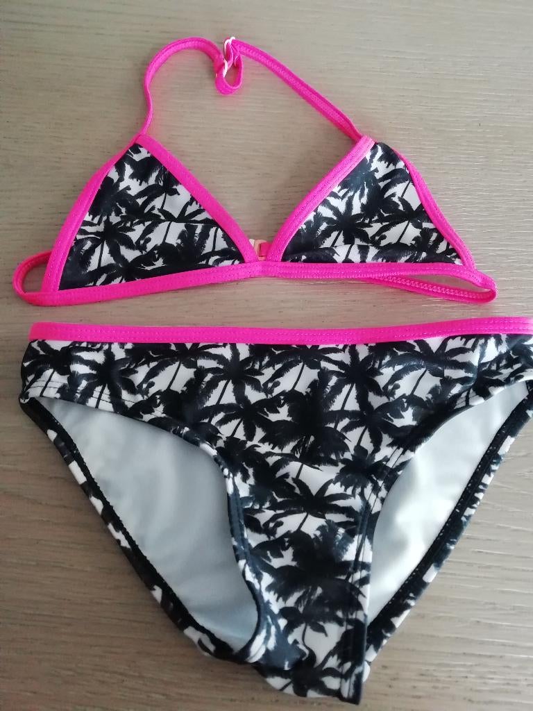 bikini zwart - wit met palmboompjes maat 134 - 140, Bikiniset, Meisje, Ophalen of Verzenden, Zo goed als nieuw