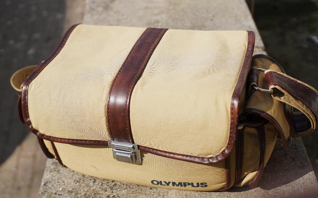 sac photo Olympus vintage, TV, Hi-fi & Vidéo, Photo | Sacs pour appareil, Enlèvement ou Envoi, Utilisé, Sac à bandoulière, Autres marques
