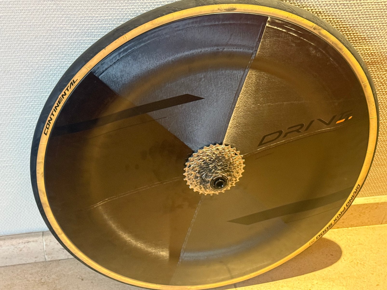 Te huur: disc wheel Elite drive TT, Fietsen en Brommers, Racefiets, Zo goed als nieuw, Carbon, Ophalen