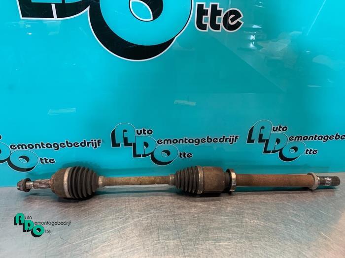 Arbre de transmission avant droit d'un Renault Twingo (Twing, Renault, -, 3 mois de garantie, Utilisé