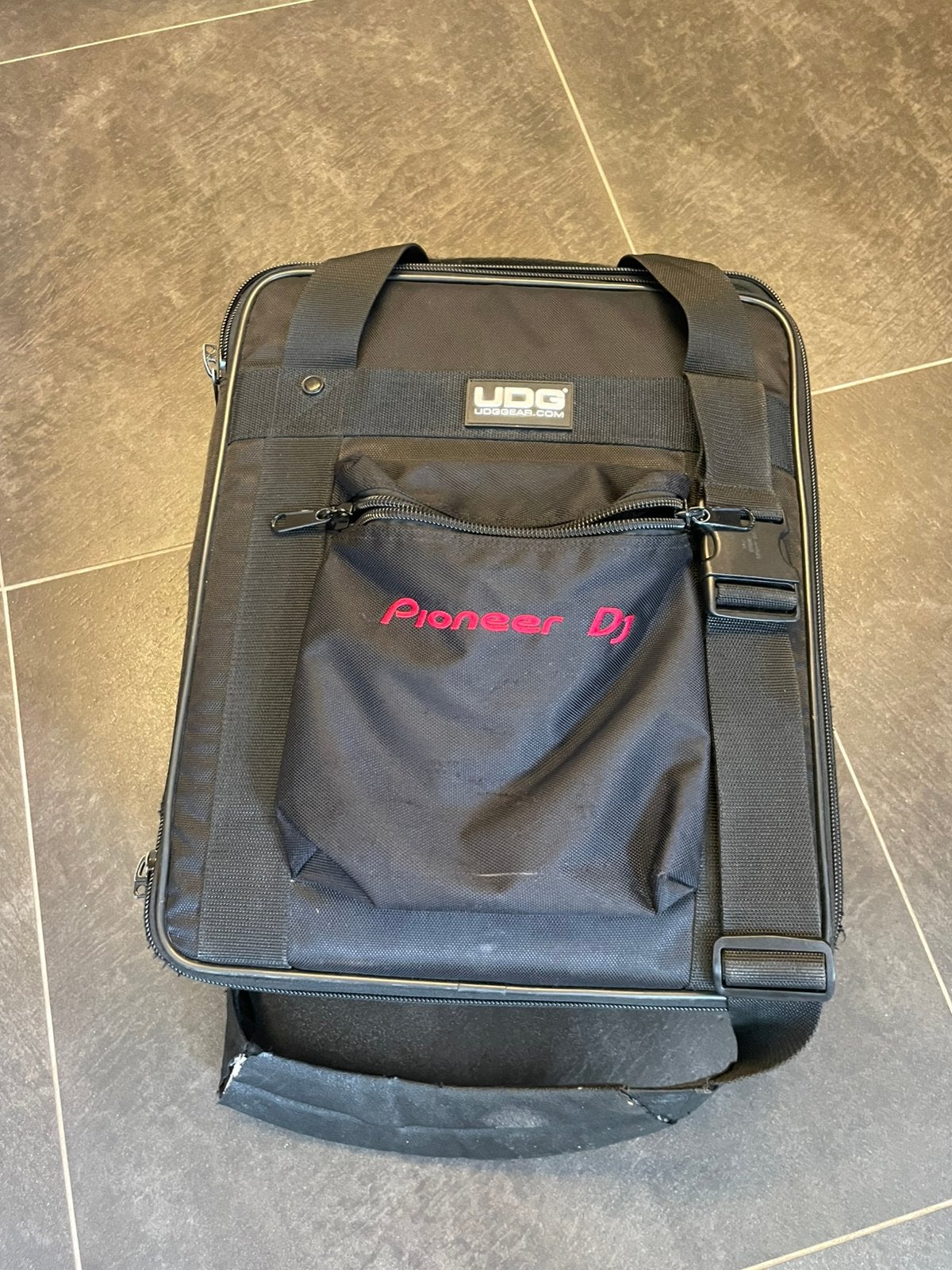 UDG CD Player/Mixer Bag (2x), Musique & Instruments, Enlèvement, Utilisé, Flight case