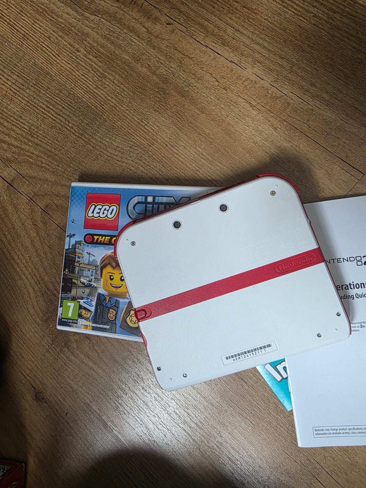 2ds rouge/blanc, Consoles de jeu & Jeux vidéo, Consoles de jeu | Nintendo 2DS & 3DS, Comme neuf, 2DS, Rouge, Avec jeux, Enlèvement ou Envoi