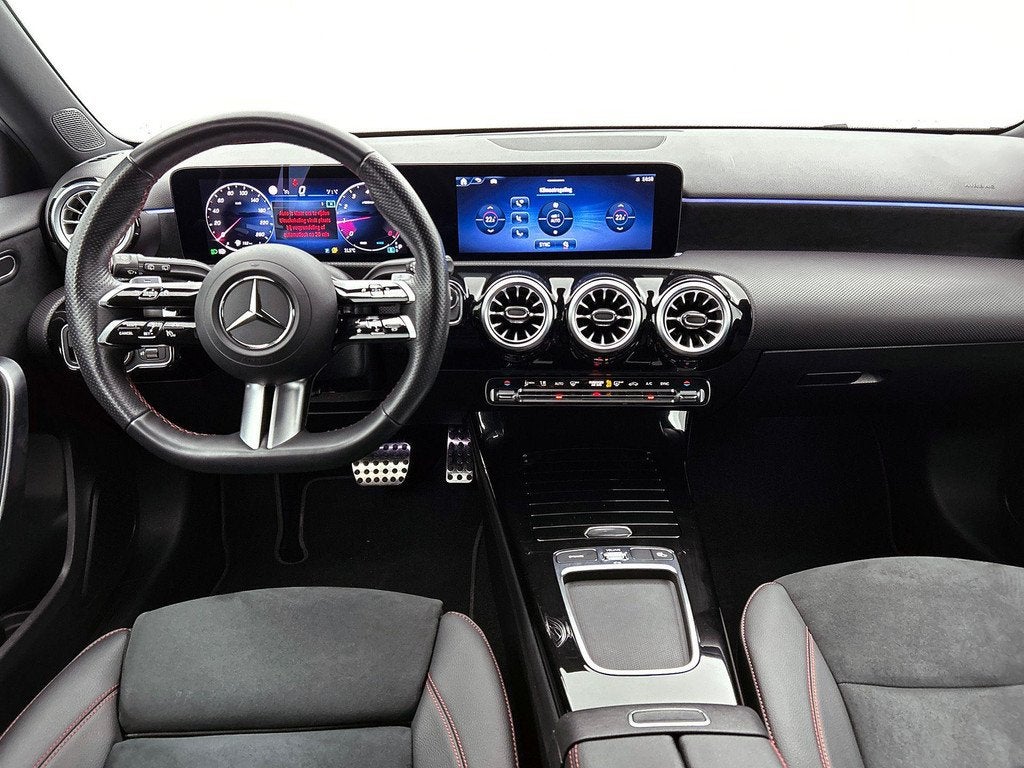 Mercedes-Benz A-Klasse 180 Hatchback AMG Line Night Pack | S, Autos, Mercedes-Benz, 100 kW, Achat, Entreprise, https://public.car-pass.be/vhr/6abfc289-9662-4f1d-9440-1149d4460836