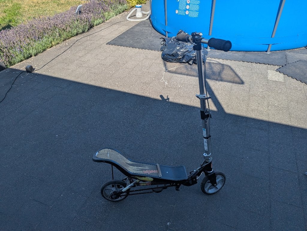 Space Scooter — trottinette, avec mouvement de pompage, Vélos & Vélomoteurs, Enlèvement, Utilisé, Autres types, Space Scooter