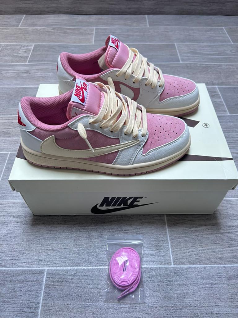 Nike Travis Scott roze sneakers, Ophalen, Nieuw, Roze, Sneakers