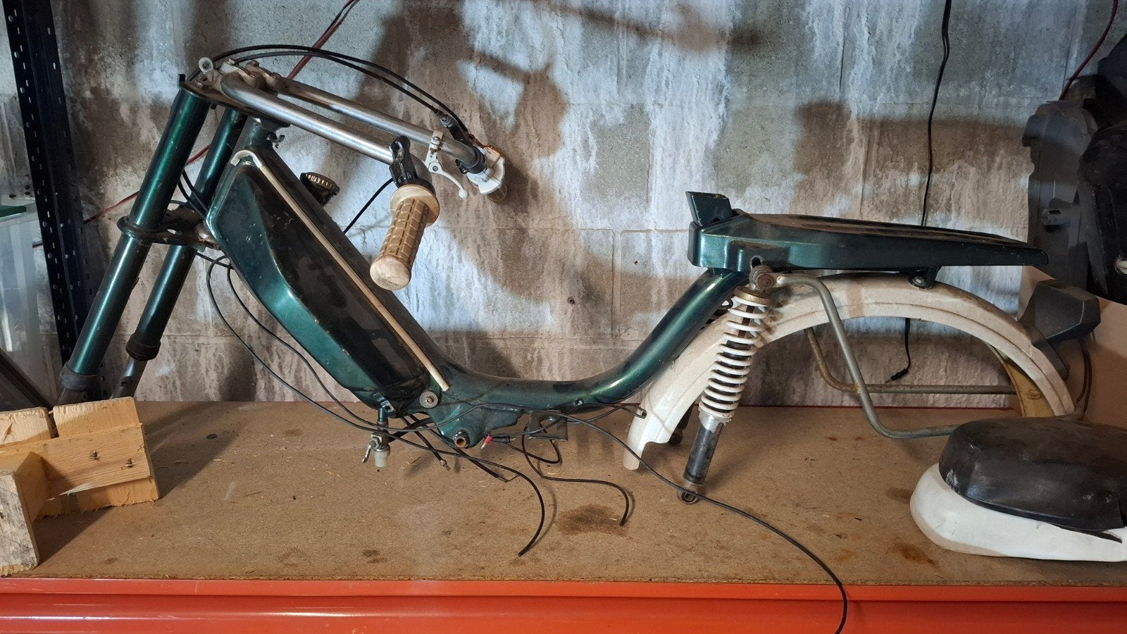 Camino B klasse body., Fietsen en Brommers, Brommeronderdelen | Puch, Ophalen, Tank