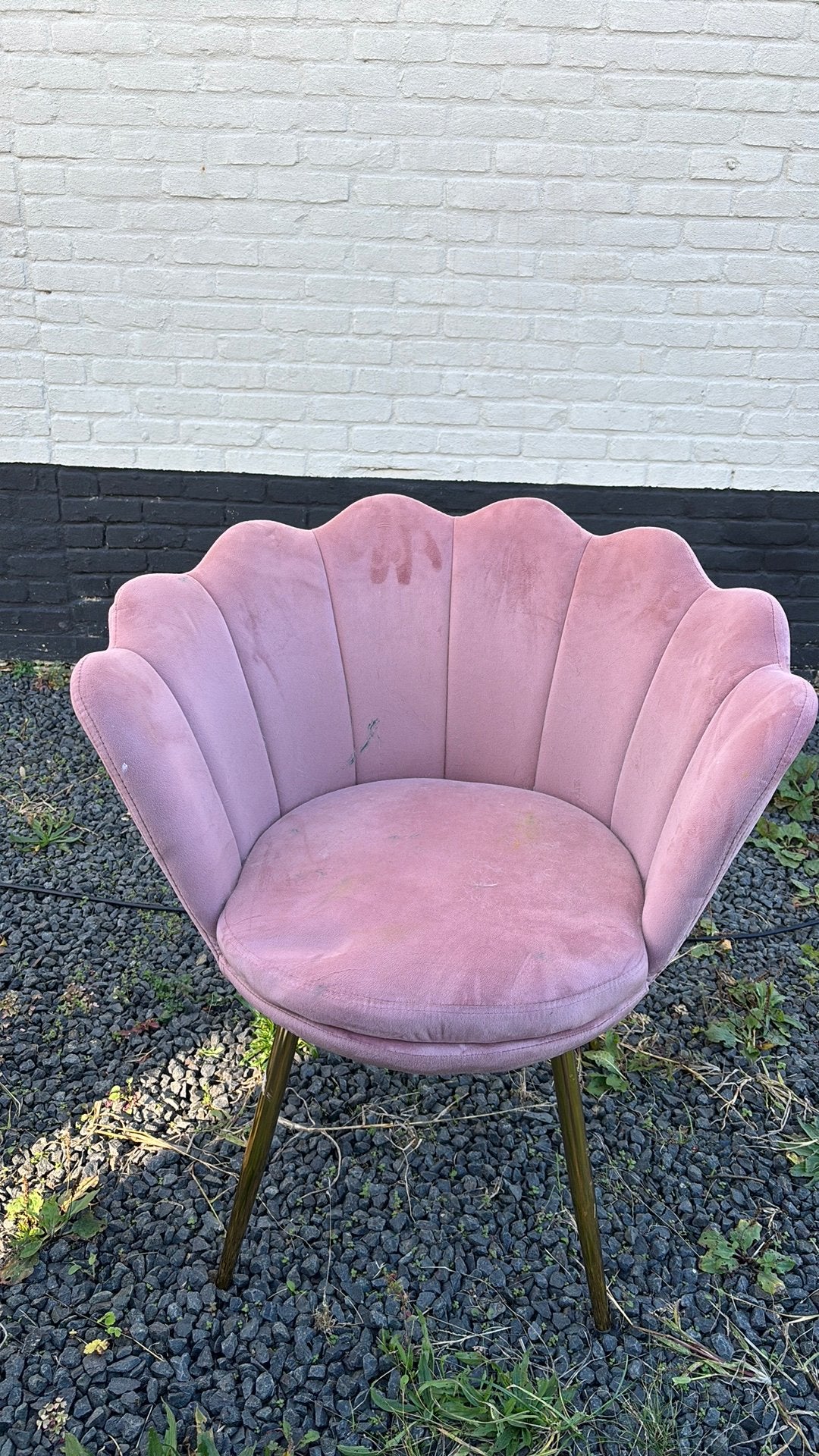 Fauteuil en velours rose avec pieds dorés, Maison & Meubles, Autres couleurs, Synthétique, Enlèvement, Utilisé