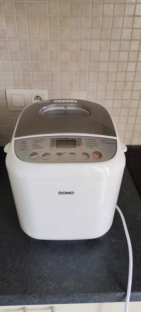 Domo broodbakmachine en snijmachine amper gebruikt, Elektronische apparatuur, 800 tot 1200 gram deeg, Zo goed als nieuw, Kijkvenster