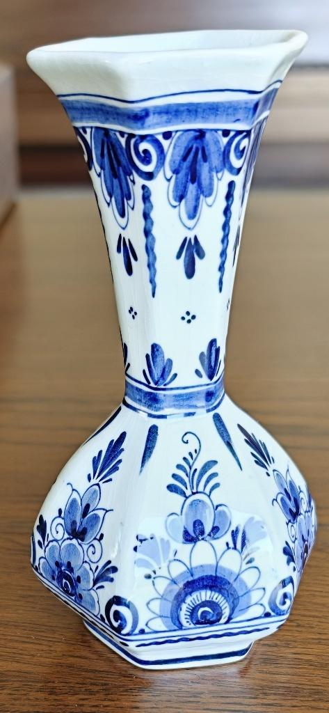 Delfts blauw: vaas en kruik, Antiek en Kunst, Antiek | Keramiek en Aardewerk, Ophalen
