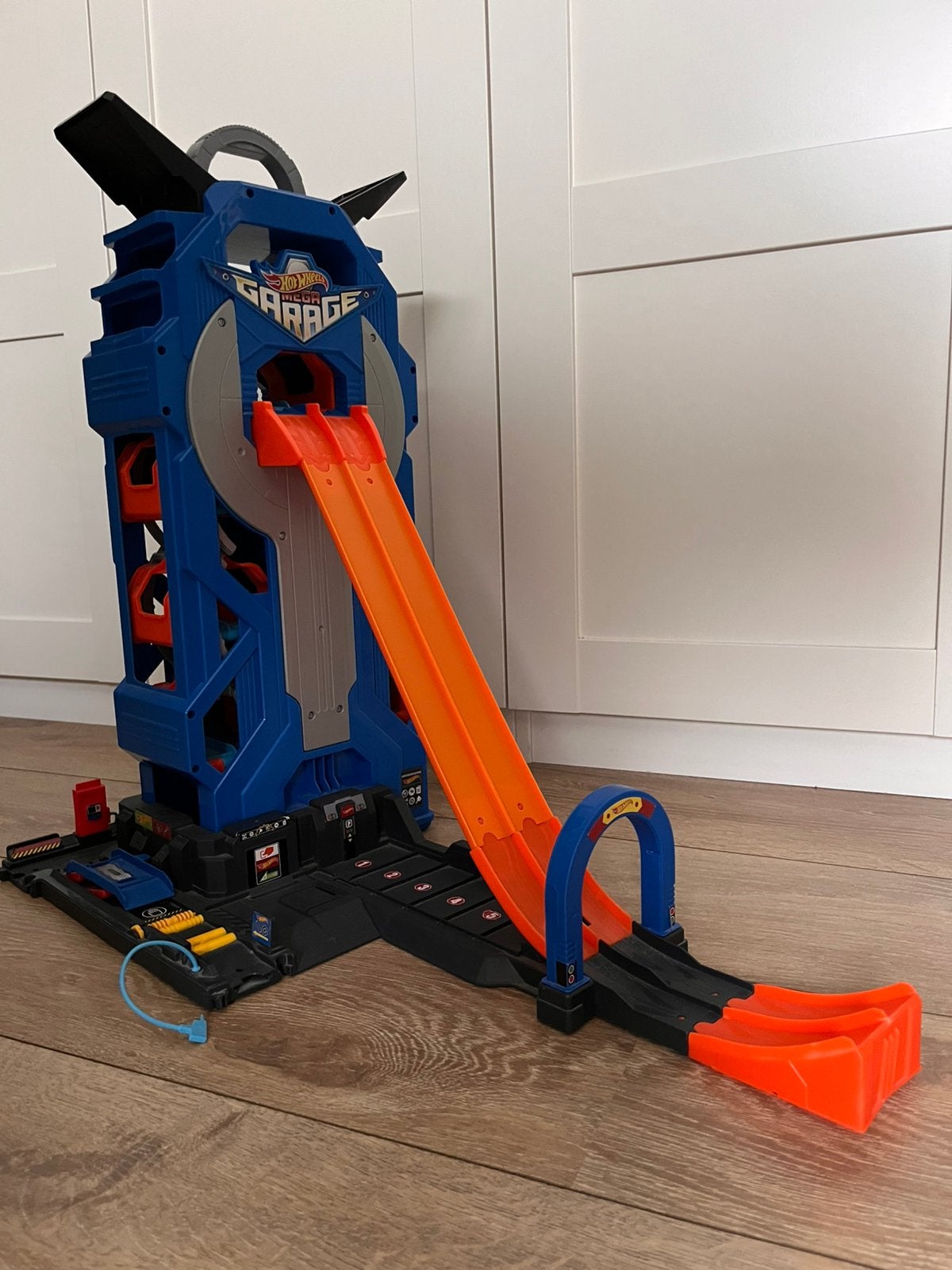 Hot wheels garage, Ophalen, Zo goed als nieuw, Hot Wheels
