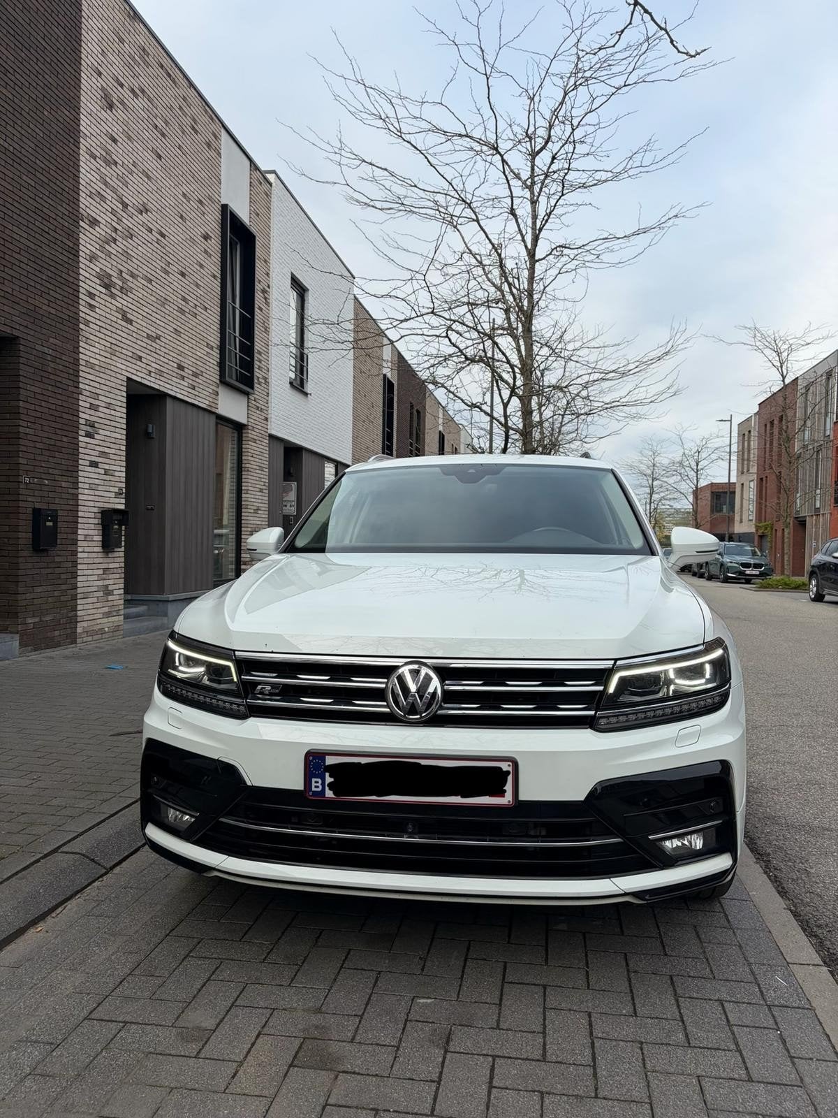 VW Tiguan Allspace R-Line 240ch, Autos, Cuir, Euro 6, Ordinateur de bord, Noir