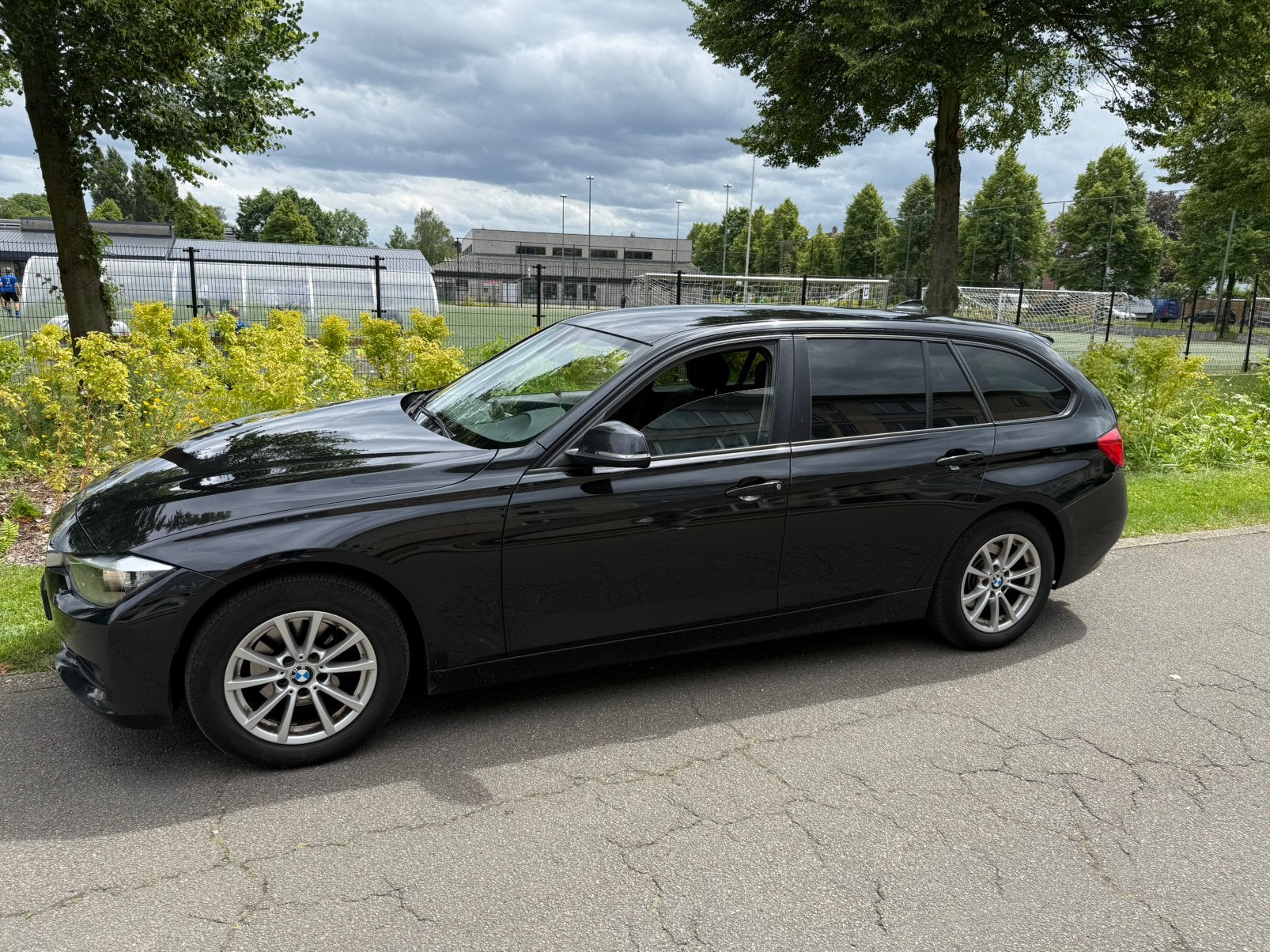 Bmw 316d 2.0, Achterwielaandrijving, Zwart, 4 cilinders, Zwart
