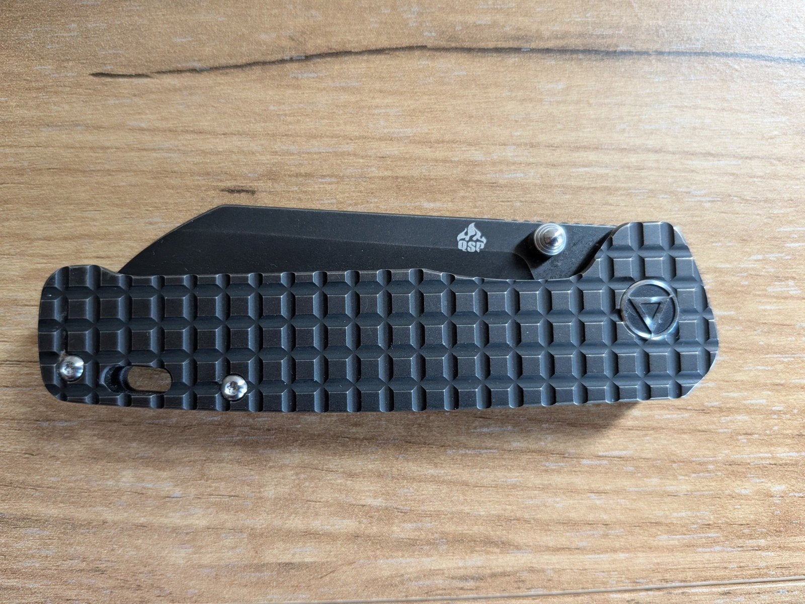 QSP Penguin Frame Lock zakmes 154CM Blade Black Stonewash, Ophalen of Verzenden, Zo goed als nieuw