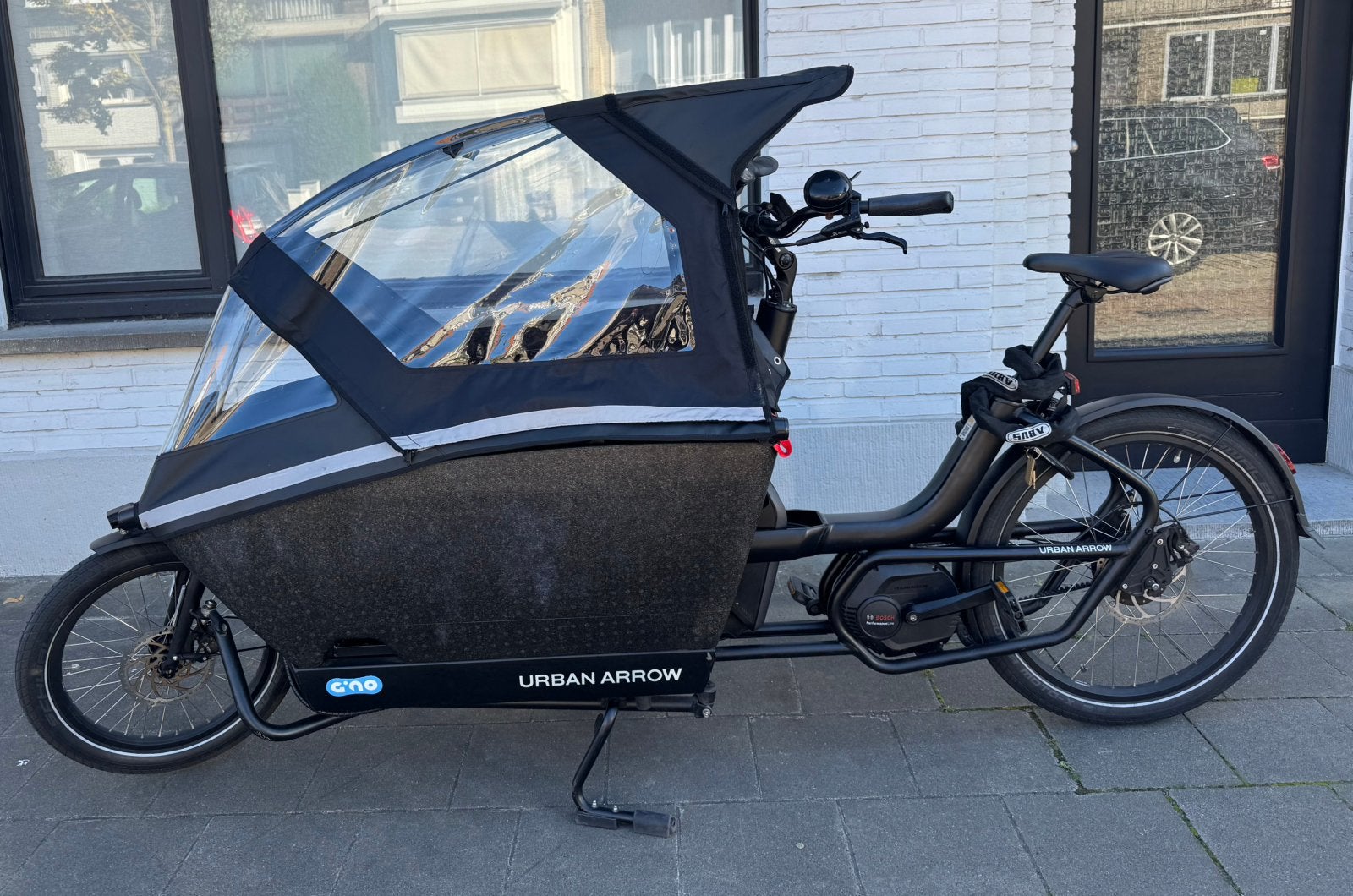 Bakfiets urban arrow family 2022 500wh, Ophalen, Gebruikt, Overige merken, Elektrisch