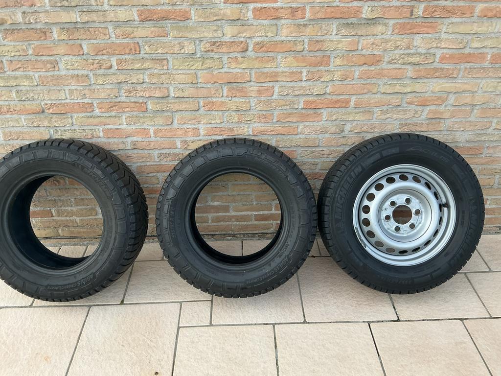 Michelin Agilis banden + velg te koop, Auto-onderdelen, Banden en Velgen, Band(en), All Season, 16 inch, 235 mm, Bestelwagen, Gebruikt