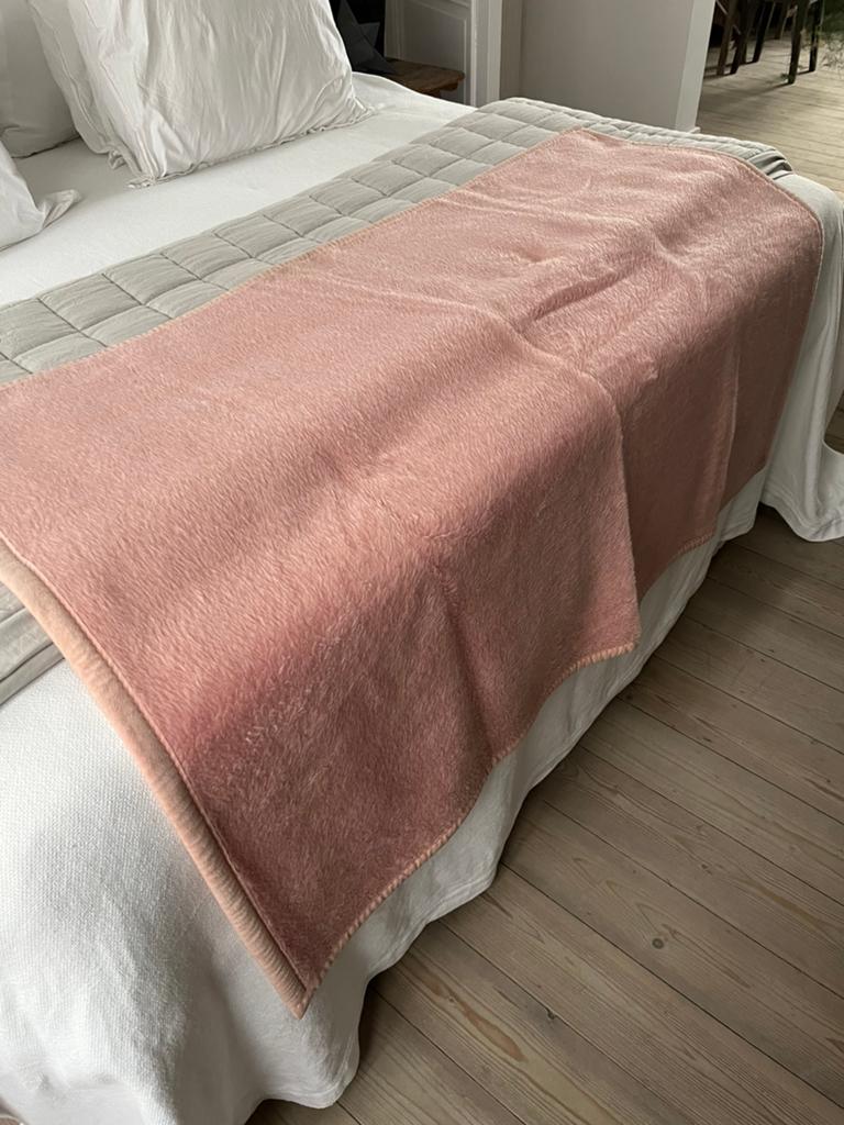 DEKEN BABYDEKEN KIND WIEG LEDIKANT BEDJE ROZE /WIT, Ophalen of Verzenden, Zo goed als nieuw, 100 cm of meer, Deken
