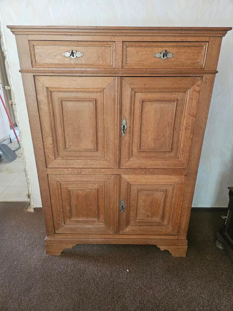 Eiken Tv kast, Ophalen