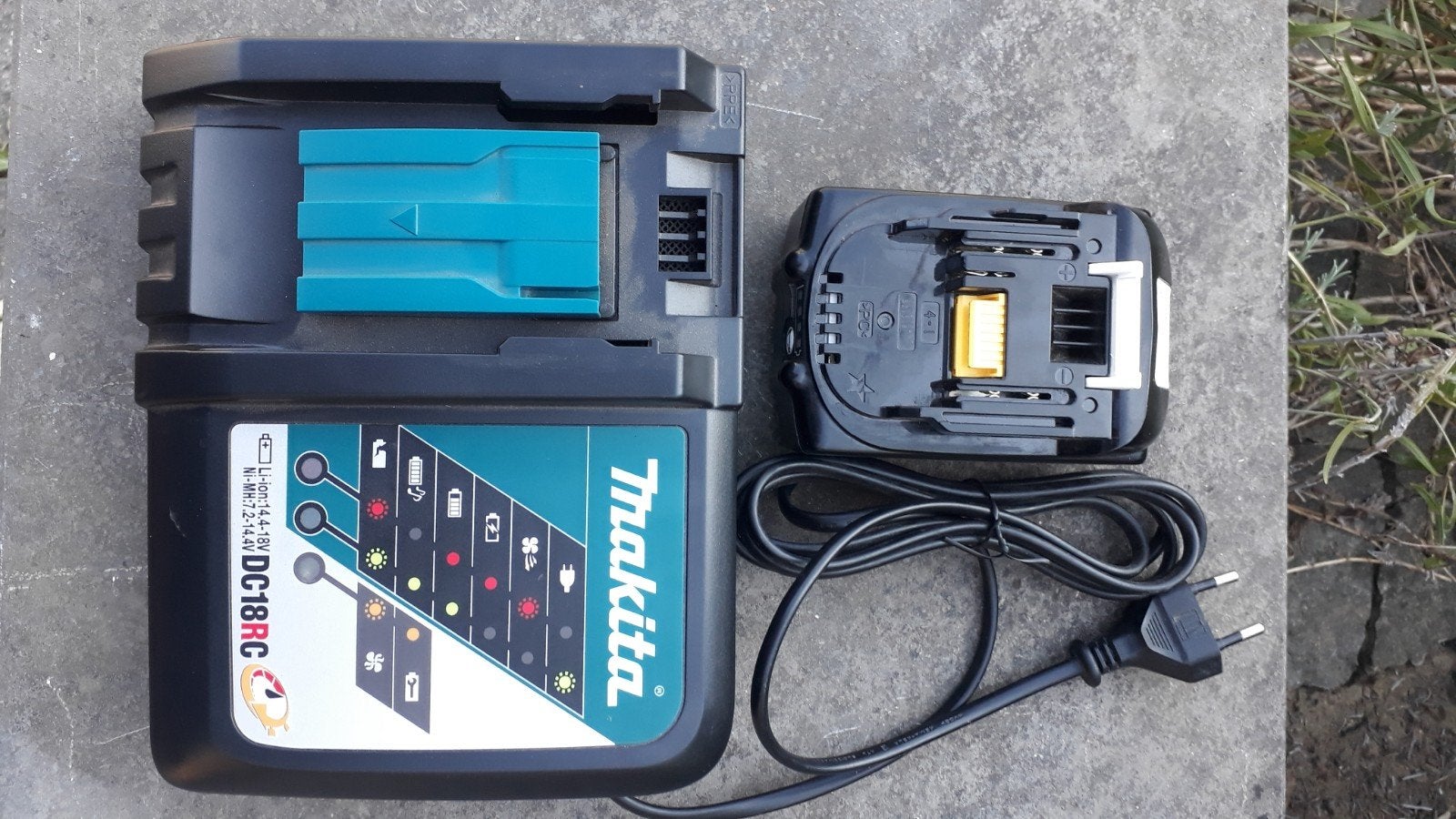 Chargeur plus batterie makita, Enlèvement